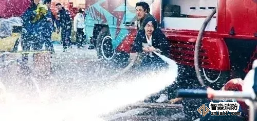 縫紉機(jī)樂隊(duì)消防水槍