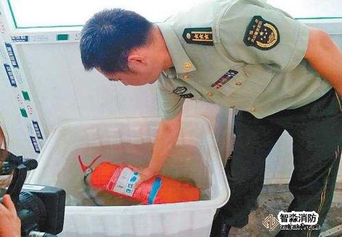 一種滅火器氣密性檢測(cè)設(shè)備